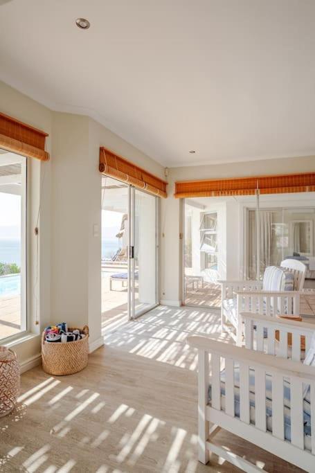 La Petite Baleine Oceanfront Luxury Villa De Kelders Luaran gambar
