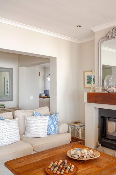 La Petite Baleine Oceanfront Luxury Villa De Kelders Luaran gambar