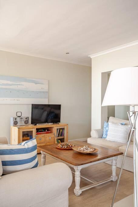 La Petite Baleine Oceanfront Luxury Villa De Kelders Luaran gambar